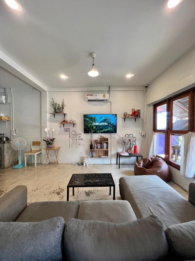 Together Backpackers Hostel Chiang Rai Exterior foto