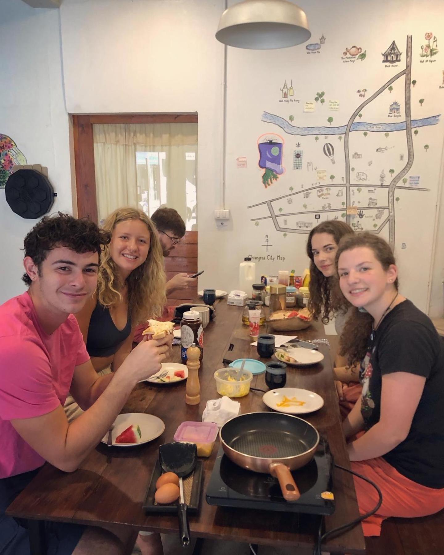 Together Backpackers Hostel Chiang Rai Exterior foto